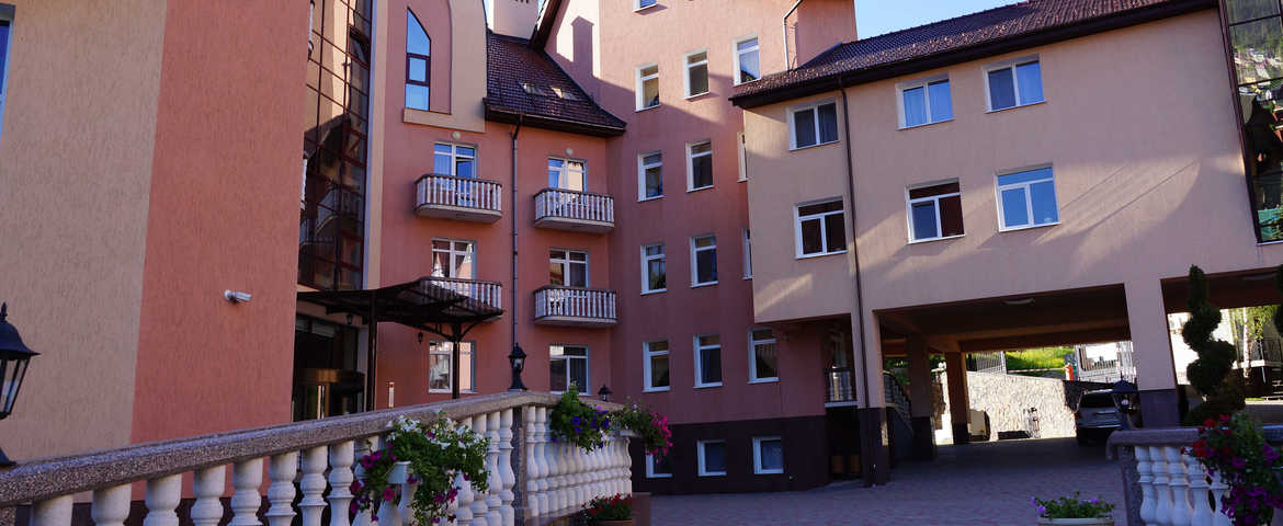 Готель «Три Сини та Донька» 4* в Східниці