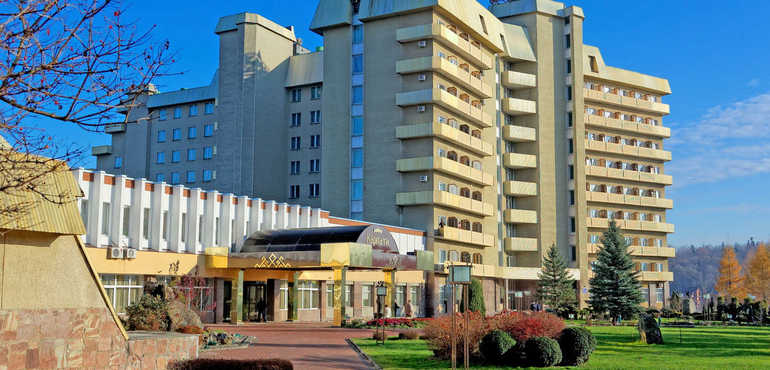 Опис та інформація про санаторій «Карпати»